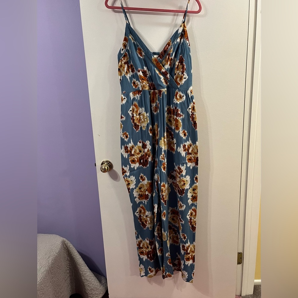 Beautiful jumpsuit. Size XL. EUC.